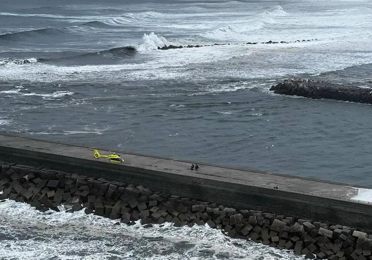 Jueves negro en la mar en Asturias: mueren una mujer en Cudillero y un hombre en San Esteban arrastrados por el oleaje